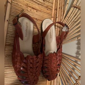 Soft-spots sandals, very comfortable, slight wear and